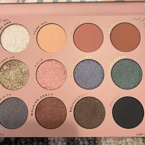 Ticket To Dreamleand By Colour Pop Eyeshadow pallete